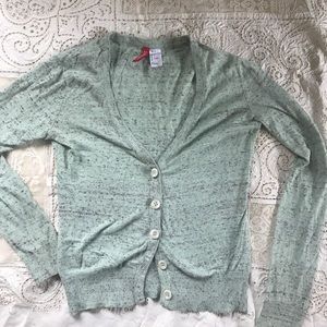 H&M Divided Button Down Cardigan 🧚🏻‍♂️🧚🏻‍♂️